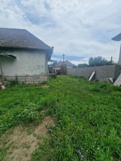 Casă cu 4 camere în Blandiana