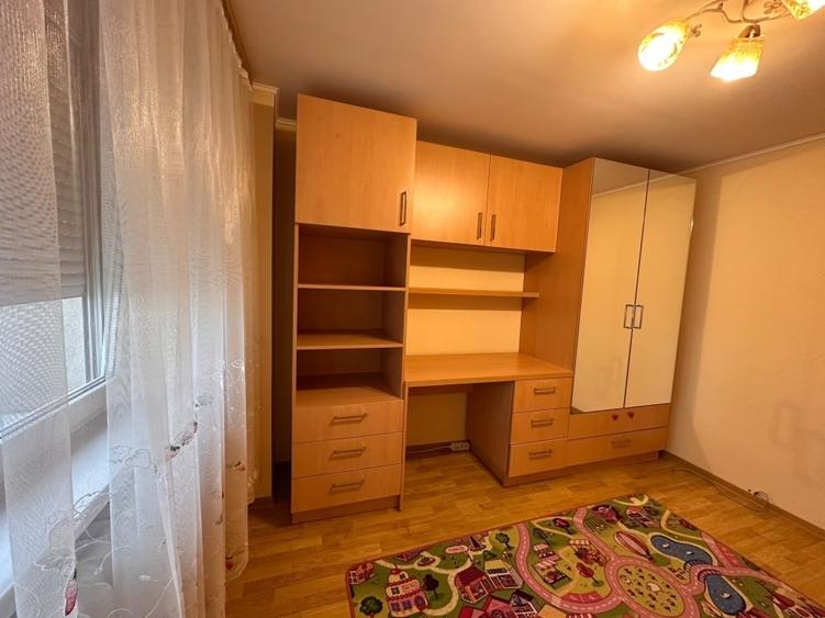 Apartament cu 3 camere decomandat, mobilat în Lujerului