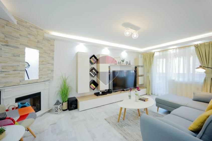 Apartament cu 3 camere decomandat, mobilat în Decebal