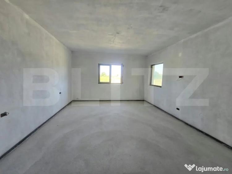 Casă cu 5 camere cu Teren 550 Mp în Săcueni