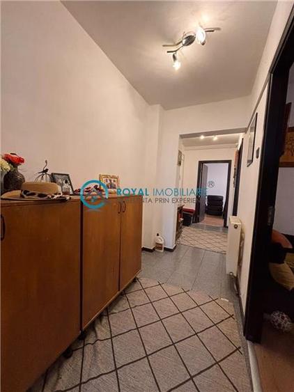 Apartament cu 4 camere decomandat, mobilat în Mărășești