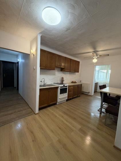 Apartament cu 3 camere decomandat în Lotus