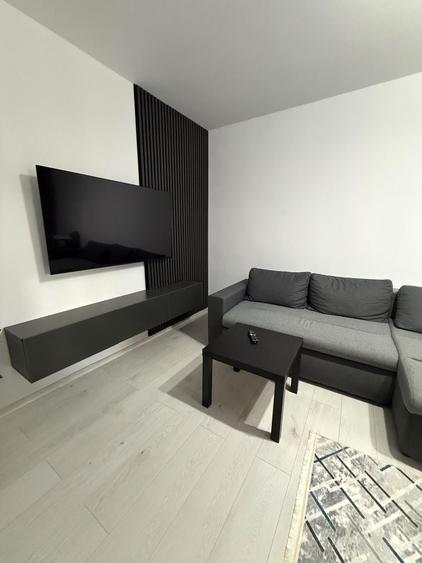 Apartament cu 3 camere decomandat în Micro 6