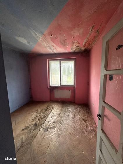 Apartament cu 4 camere decomandat în Zencani