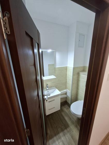 Apartament cu 3 camere decomandat în Eremia