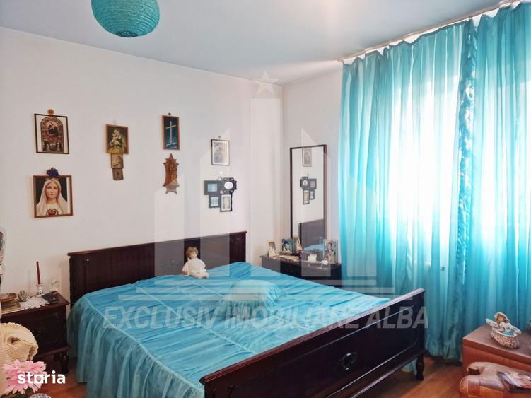 Apartament cu 3 camere semidecomandat în Cetate