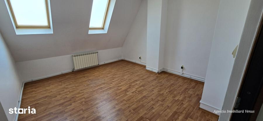 Spațiu comercial, de 80 mp, în Central