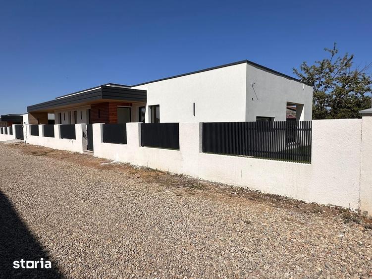 Casă cu 4 camere cu Teren 500 Mp în Sânmartin