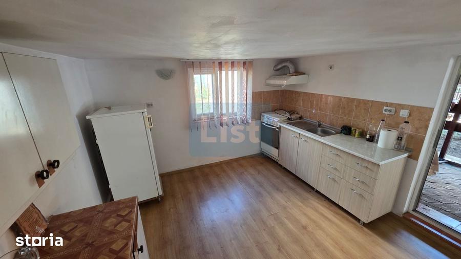 Casă cu 4 camere cu Teren 459 Mp în Central