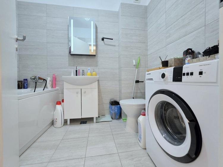 Apartament cu 2 camere în Apărătorii Patriei