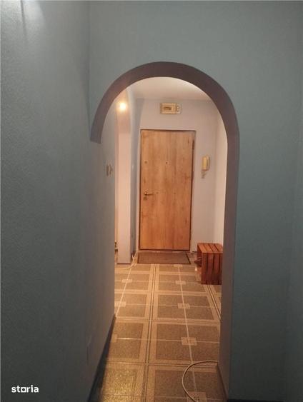 Apartament cu 4 camere decomandat în Barna
