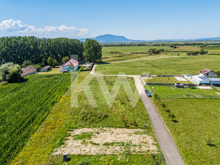 Teren agricol intravilan de 500 mp, în Sânpetru