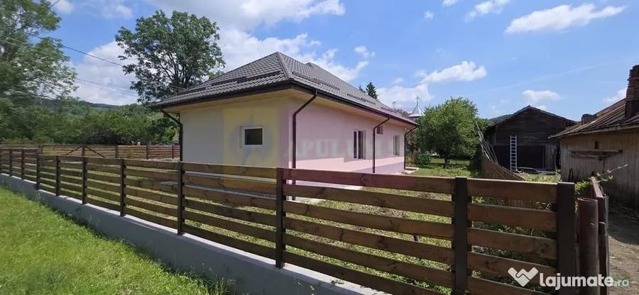 Casă cu 4 camere cu Teren 1001 Mp în Brebu