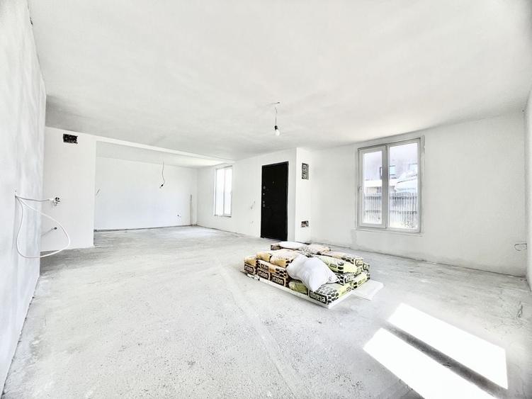 Casă cu 3 camere cu Teren 300 Mp în Cazasu