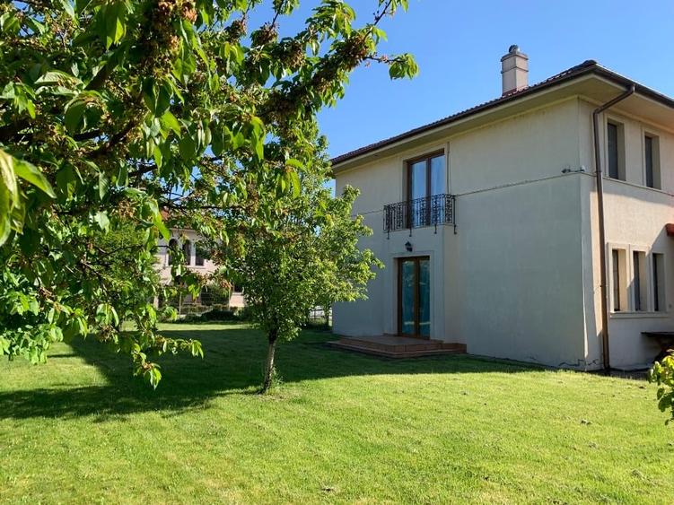Casă individuală cu 5 camere cu Teren 913 Mp în Domnești