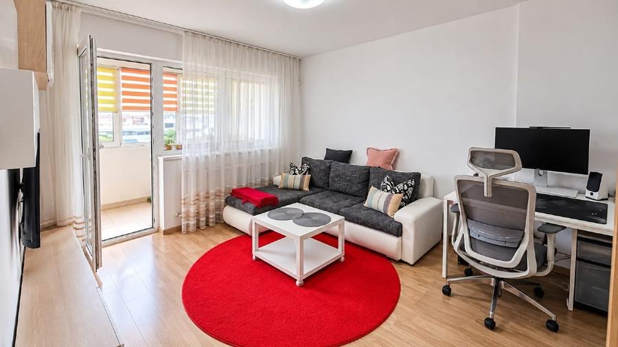 Apartament cu 2 camere decomandat, mobilat în Central