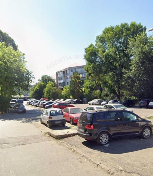Apartament cu 2 camere semidecomandat în Micro 40