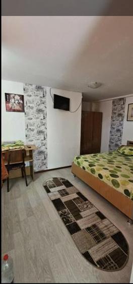 Casă cu 6 camere cu Teren 150 Mp în Faleza Nord