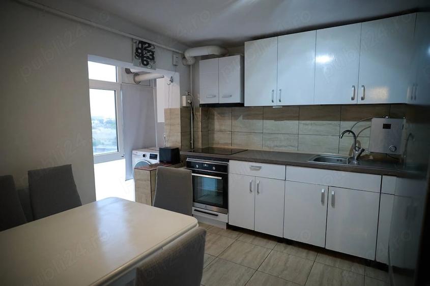 Apartament cu 3 camere decomandat în Micro 5