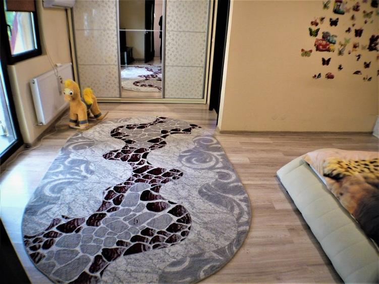 Casă individuală cu 4 camere cu Canalizare în Ultracentral