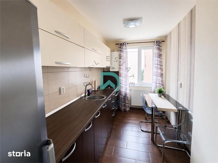 Apartament cu 3 camere decomandat în Astra