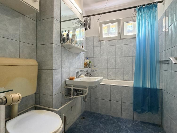 Apartament cu 4 camere semidecomandat, mobilat în Berceni