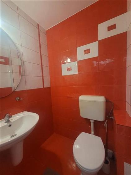 Apartament cu 3 camere decomandat, mobilat în Faleza Nord