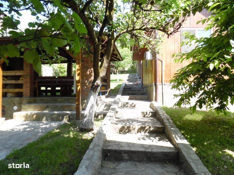 Casă cu 4 camere cu Teren 1700 Mp în Călugareni