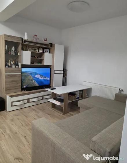 Apartament cu 2 camere semidecomandat în Bucium