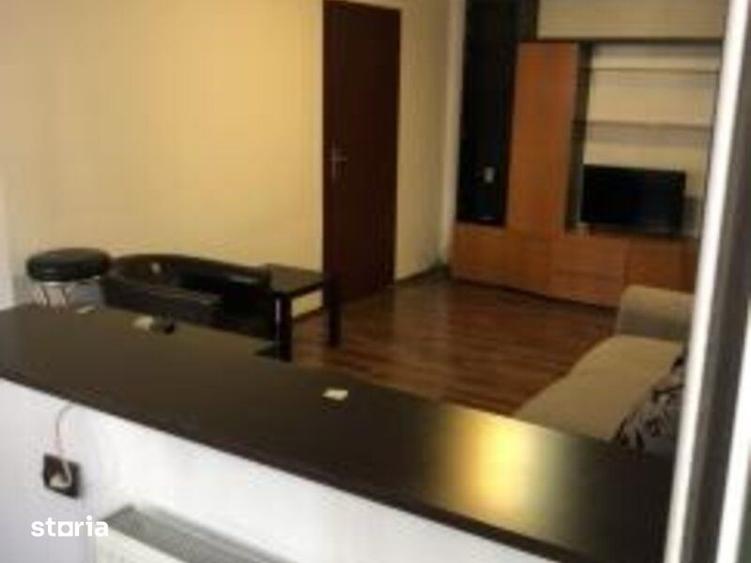 Apartament cu 8 camere semidecomandat în Vatra Luminoasă