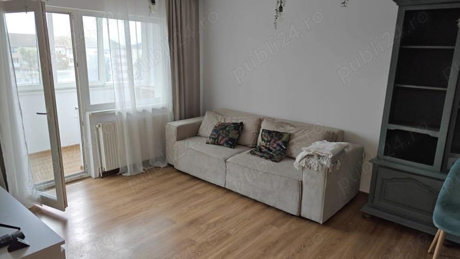 Apartament cu 3 camere decomandat în Lipovei