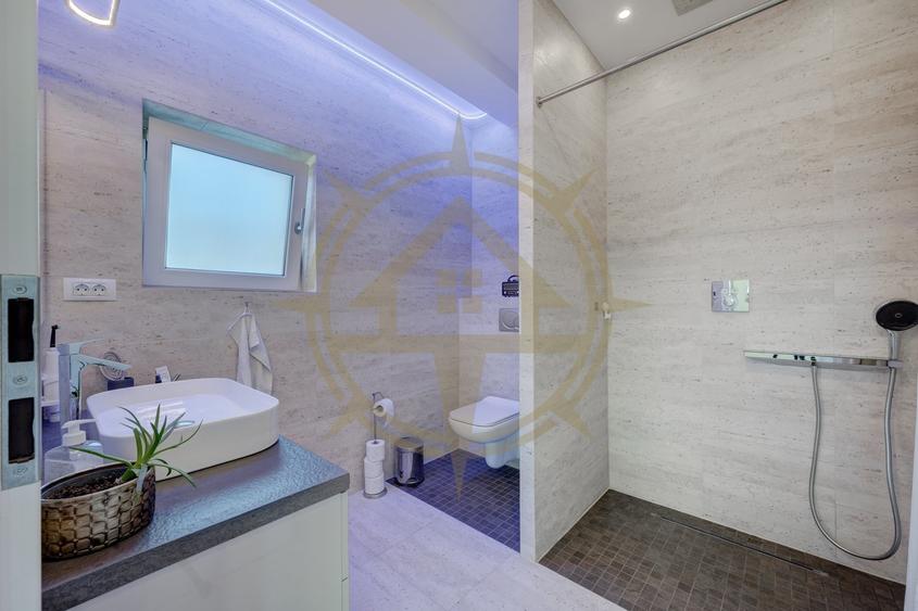Casă cu 5 camere cu Canalizare în Central