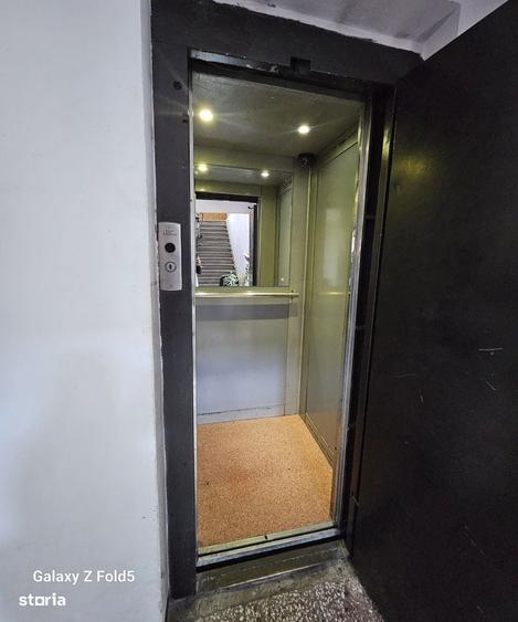 Apartament cu 3 camere decomandat în Dacia