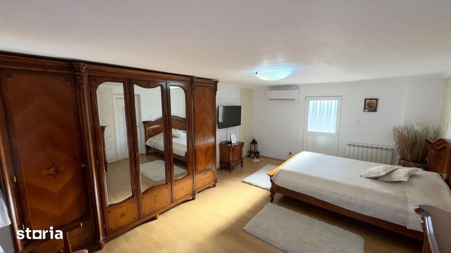Casă cu 5 camere cu Teren 1010 Mp în Central