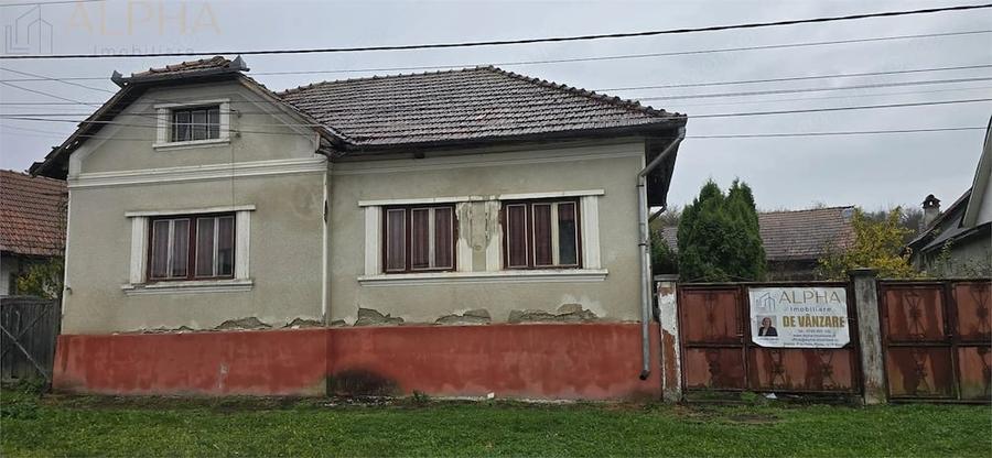 Casă cu 4 camere cu Teren 2710 Mp în Simionești