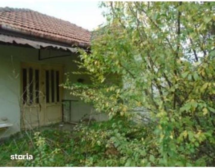 Casă cu 2 camere cu Teren 306 Mp în Central