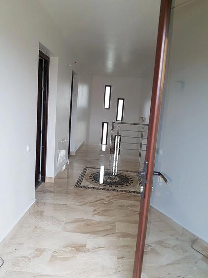 Casă cu 5 camere cu Teren 480 Mp în Exterior Vest