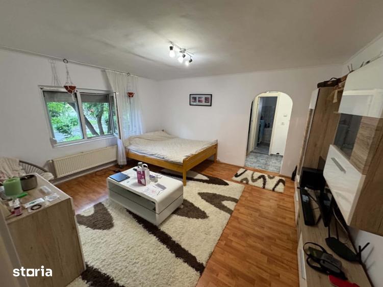 Apartament cu 2 camere în Micro 16