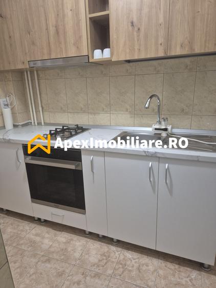 Garsonieră decomandată, mobilată în Vitan