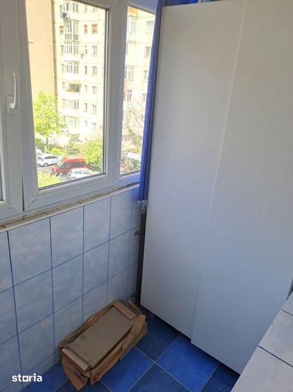 Apartament cu 3 camere în Craiovița Nouă