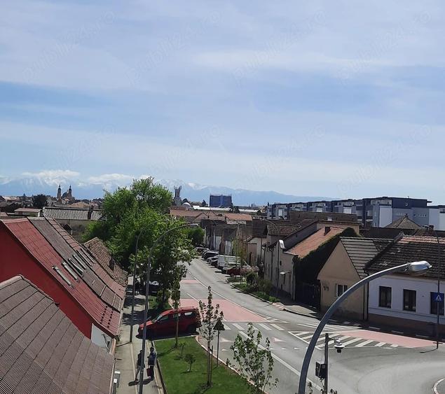 Apartament cu 2 camere decomandat în Piața Cluj