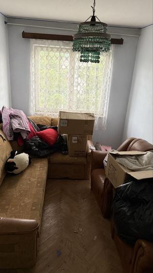 Apartament cu 3 camere semidecomandat în Precista
