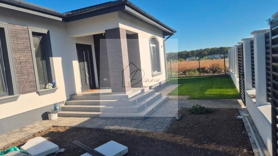 Casă individuală cu 4 camere cu Piscina în Tărtășești
