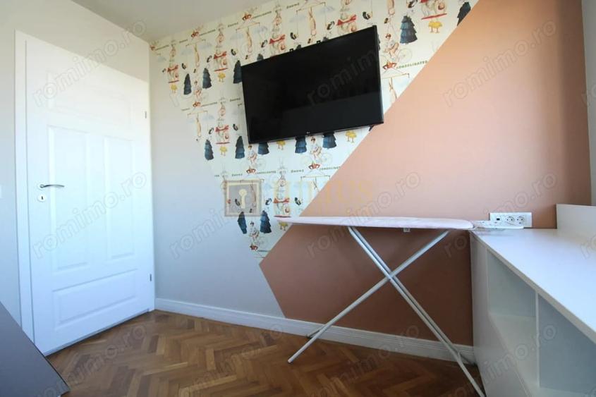 Apartament cu 3 camere semidecomandat, mobilat în Semicentral