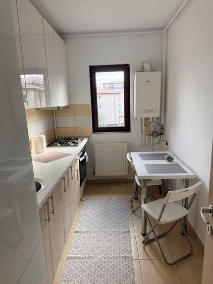 Apartament cu 2 camere decomandat în Titan
