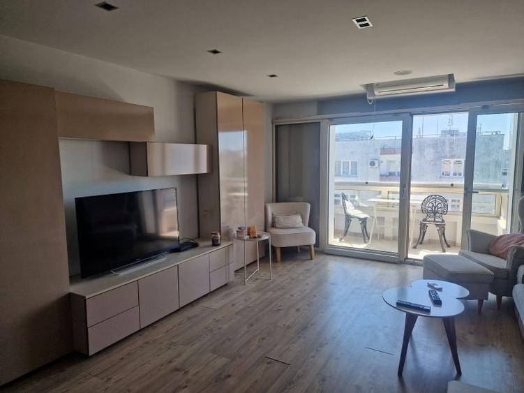 Apartament cu 3 camere decomandat în Nerva Traian
