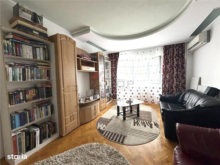 Apartament cu 3 camere decomandat în Nicolina