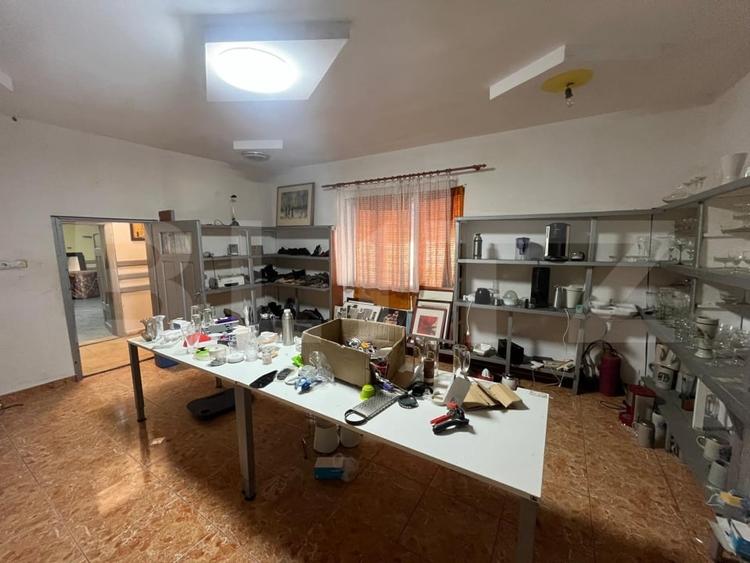 Casă individuală cu 5 camere cu Canalizare în Central