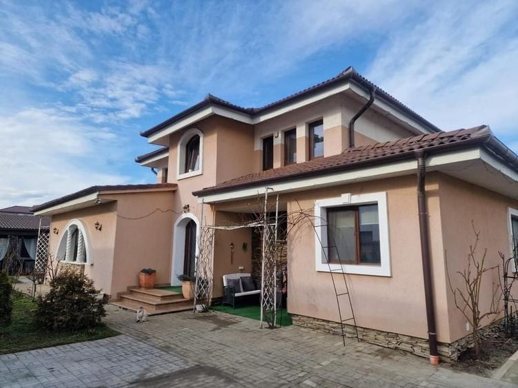 Casă individuală cu 4 camere cu Canalizare în Șelimbăr