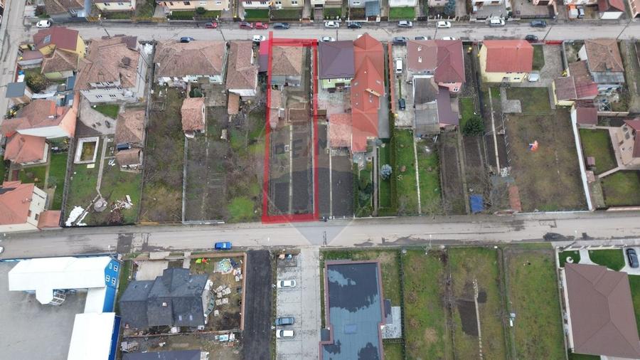 Casă individuală cu 4 camere cu Canalizare în Central